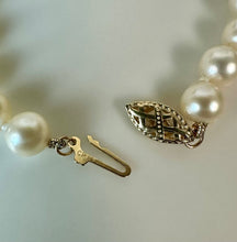 Load image into Gallery viewer, 14K Gold Clasp 17.5" Strand Pearl Necklace (26.1g)

