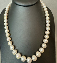Load image into Gallery viewer, 14K Gold Clasp 18.5" Strand Pearl Necklace (47.7g)
