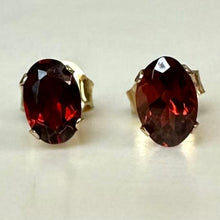 Load image into Gallery viewer, 14K Gold Garnet Stud Earrings (0.6g)
