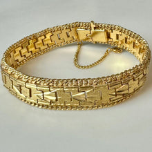 Load image into Gallery viewer, Vintage Gold Plated Etched Pattern Wide Link Bracelet (8.25")
