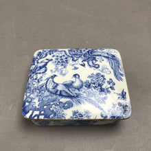 Load image into Gallery viewer, Vintage Royal Crown Derby Blue Aves Trinket Box (4x4.5x1)
