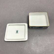 Load image into Gallery viewer, Vintage Royal Crown Derby Blue Aves Trinket Box (4x4.5x1)
