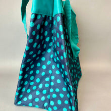 Load image into Gallery viewer, Thirty One Navy Teal Polka Dot Nylon Ultility Tote Purse NWOT (14x12x9")
