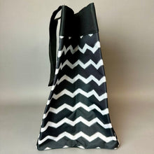 Load image into Gallery viewer, Thirty One Black &amp; White Zig Zag Print Nylon Ultility Tote Purse NWT (14x12x9")
