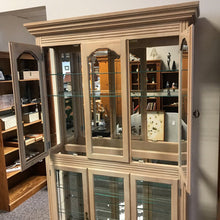 Load image into Gallery viewer, Blonde Oak Curio Cabinet (77x45x13)
