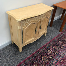 Load image into Gallery viewer, Drexel Blond Entry Cabinet / Sideboard (31x36x15)
