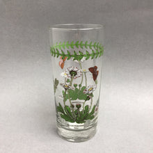 Load image into Gallery viewer, Portmeirion Botanic Garden 16oz Glass Tumbler - Daisy (6.25")
