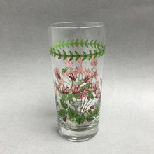 Load image into Gallery viewer, Portmeirion Botanic Garden 16oz Glass Tumbler - Ivy Leaved Cyclamen (6.25")
