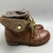 Load image into Gallery viewer, Coolway Brown Faux Leather Hiking Boots sz 6
