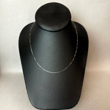 Load image into Gallery viewer, 10K White Gold 15.5" Chain (0.9g)
