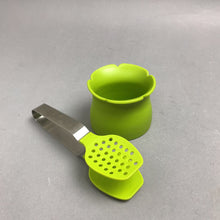 Load image into Gallery viewer, Copco Mini Kitchen Tongs With Holder (6")

