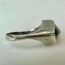 Load image into Gallery viewer, Vintage Sterling Onyx Pyramid Ring sz 6
