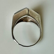Load image into Gallery viewer, Vintage Sterling Onyx Pyramid Ring sz 6
