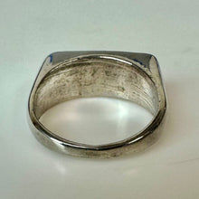 Load image into Gallery viewer, Vintage Sterling Signet Ring sz 7.75
