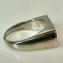 Load image into Gallery viewer, Vintage Sterling Signet Ring sz 7.75
