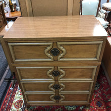 Load image into Gallery viewer, Johnson Carper Dresser 4 Drawer (41x32x18)
