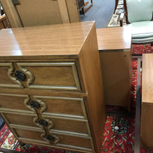 Load image into Gallery viewer, Johnson Carper Dresser 4 Drawer (41x32x18)

