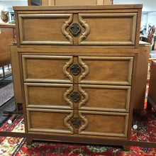 Load image into Gallery viewer, Johnson Carper Dresser 4 Drawer (41x32x18)
