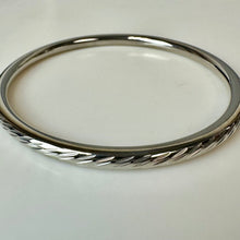 Load image into Gallery viewer, Milor Stainless Steel Etched Rounded Bangle Bracelet (8.5" Circumference)
