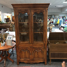 Load image into Gallery viewer, Oak Hutch / China Cabinet (77x44x16)
