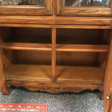 Load image into Gallery viewer, Oak Hutch / China Cabinet (77x44x16)
