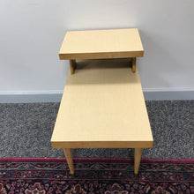Load image into Gallery viewer, End Table (24x18x28)

