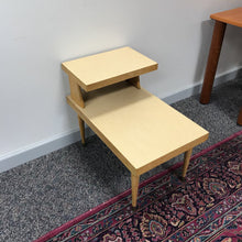Load image into Gallery viewer, End Table (24x18x28)
