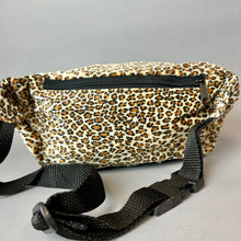 Load image into Gallery viewer, Vintage Leopard Print Velvet Fanny Pack Purse (6x10")
