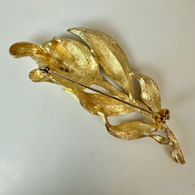 Load image into Gallery viewer, Vintage Brushed Goldtone Clear Rhinestone Flower Brooch Pin (3.25")
