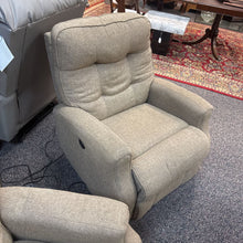 Load image into Gallery viewer, Flexsteel Power Recliner (39x33x35)
