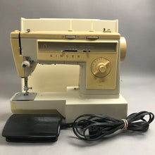 Load image into Gallery viewer, Vintage Singer Stylist 533 Sewing Machine w/Foot Pedal &amp; Case (Tested)
