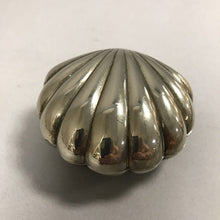 Load image into Gallery viewer, Vintage Silver Plated Shell Jewelry Box Clamshell Trinket Case Velvet Lined (3")

