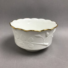 Load image into Gallery viewer, Royal Worcester Bone China Bowl with Leaf Motif England (4x6)
