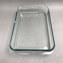Load image into Gallery viewer, Vintage Pyrex 233-N Clear Glass Baking Casserole Dish 13 X 9 X 2
