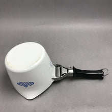 Load image into Gallery viewer, Corning Ware P-55-B Cornflower Blue Sauce Maker w/ Handle 1 Qt/4 Cups (4x7)
