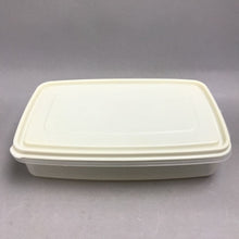 Load image into Gallery viewer, Vintage Rubbermaid Servin Saver #7 Sheer 17 Cup Container With Almond Lid
