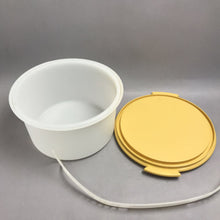 Load image into Gallery viewer, Vintage Tupperware Round Cake Taker Carrier Harvest Gold with Handle (10")
