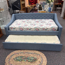 Load image into Gallery viewer, South Shore Trundle Bed NO Mattresses (35x84x43)
