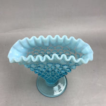 Load image into Gallery viewer, Vintage Fenton Blue Hobnail Ruffled Fan Vase (6x5.5)
