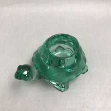 Load image into Gallery viewer, Vintage Indiana Glass Green Turtle Figurine Candle Holder(5x2.5)
