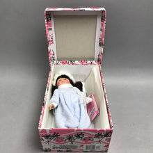 Load image into Gallery viewer, Vogue Ginny Doll #0HP201 - Calendar Collection - January (~9")
