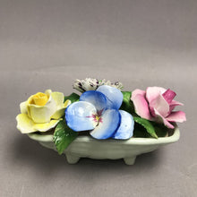 Load image into Gallery viewer, Vintage Radnor Bone China Staffordshire England Flowers Capodimonte (2x5x3)
