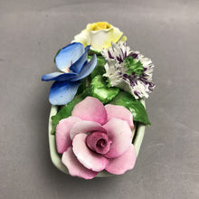 Load image into Gallery viewer, Vintage Radnor Bone China Staffordshire England Flowers Capodimonte (2x5x3)

