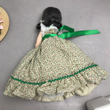 Load image into Gallery viewer, Danbury Mint &amp; Madame Alexander Scarlett O'Hara Porcelain Doll (9")
