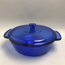 Load image into Gallery viewer, Vintage Anchor Hocking 9” Cobalt Blue 2 Quart Glass Casserole Dish with Lid (2 Available)
