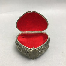 Load image into Gallery viewer, Vintage Double Heart Shaped Rose Silver Tone Trinket Box (2x3)
