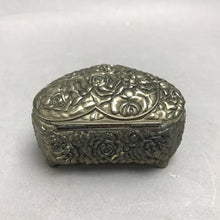 Load image into Gallery viewer, Vintage Double Heart Shaped Rose Silver Tone Trinket Box (2x3)
