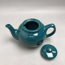 Load image into Gallery viewer, Price Kensington Teapot Stoneware 4-cup Glossy Jade Green
