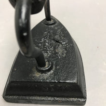 Load image into Gallery viewer, Vintage Cast Iron Geneva ILL Star No5 Iron (4x5)
