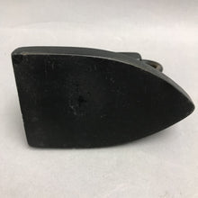 Load image into Gallery viewer, Vintage Cast Iron Geneva ILL Star No5 Iron (4x5)
